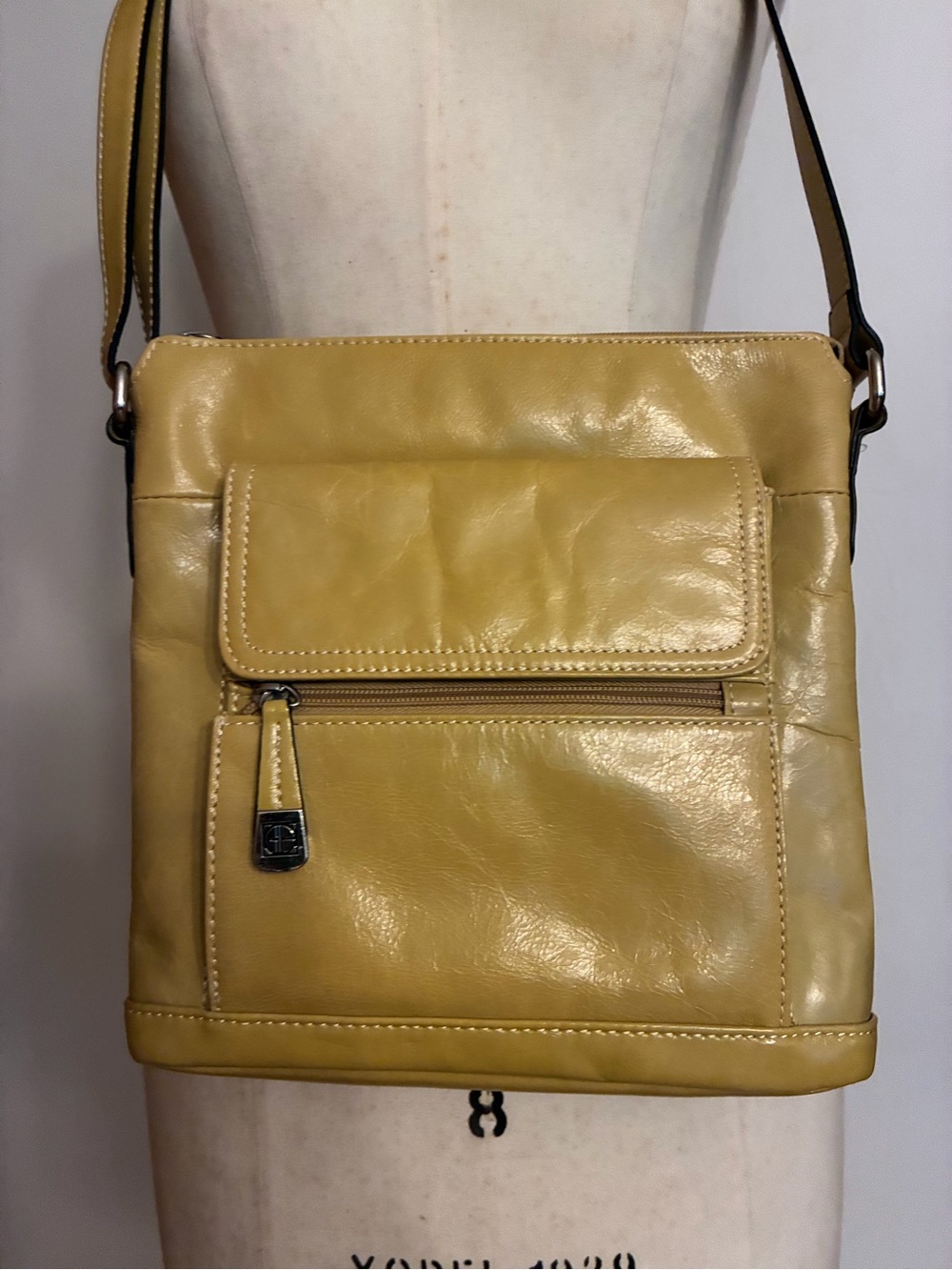 Giani Bernini Venice Butter Yellow Leather Crossbody Adjustable